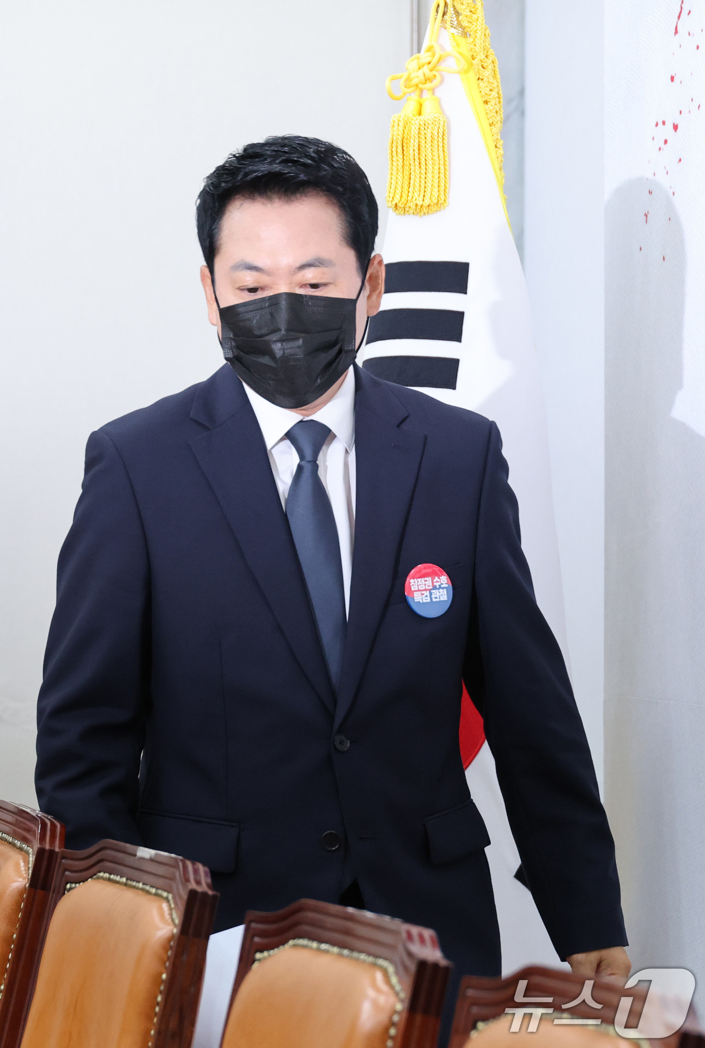 (서울=뉴스1) 신웅수 기자 = 장동혁 국민의힘 대표가 6일 서울 여의도 국회에서 열린 최고위원회의에 참석하고 있다. 2026.7.6/뉴스1