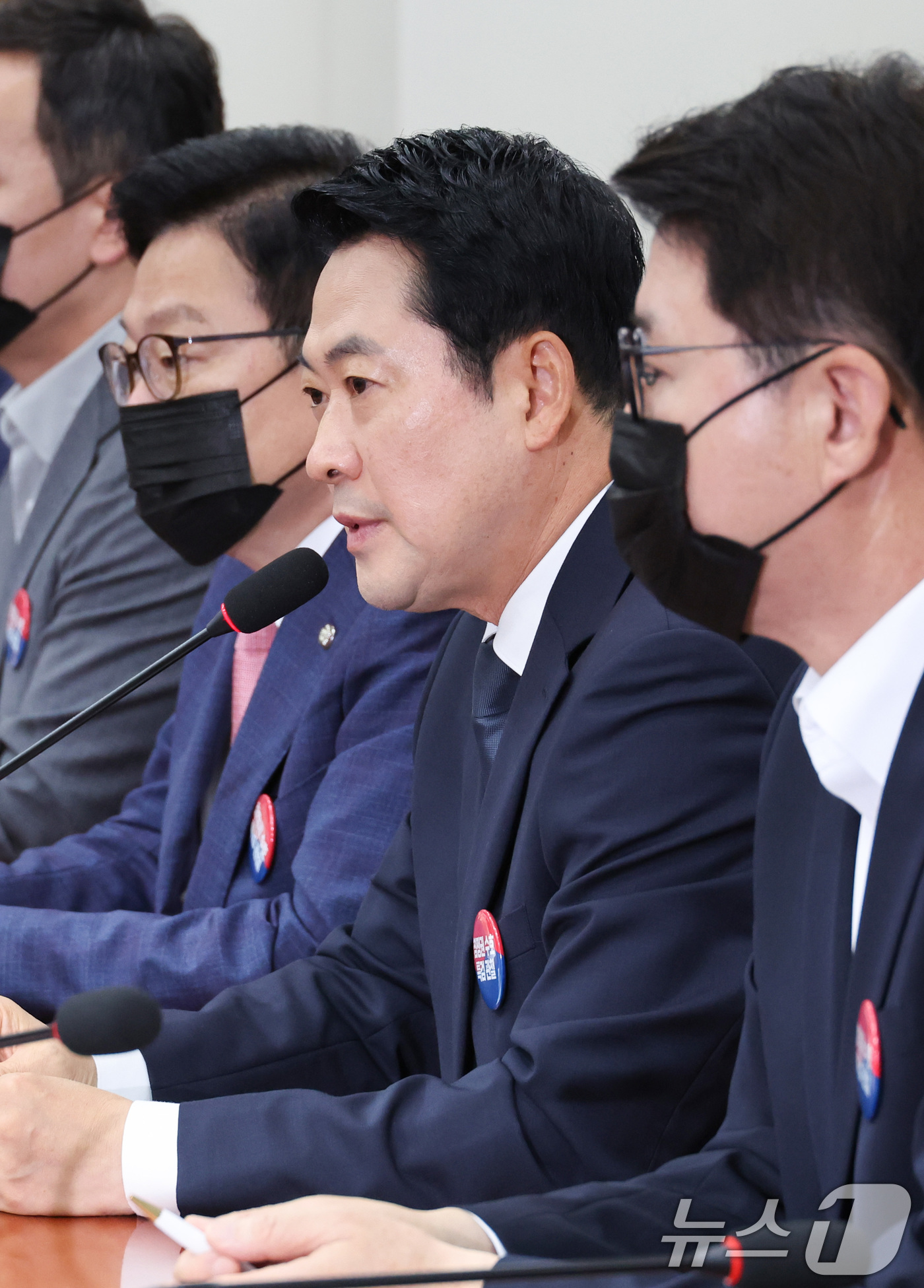 (서울=뉴스1) 신웅수 기자 = 장동혁 국민의힘 대표가 6일 서울 여의도 국회에서 열린 최고위원회의에서 발언하고 있다. 2026.7.6/뉴스1