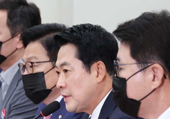 '정보통신망법 개정안 시행' 검은 마스크 쓴 野