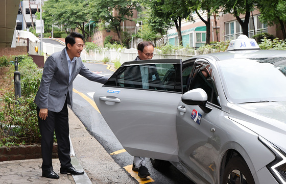 "120 전화 후 '6번' 누르면 끝"…서울시 동행콜택시, 오전 8시 출발