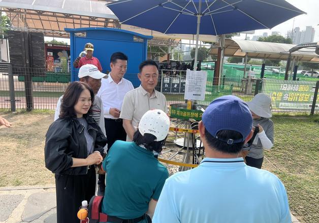 이충우 여주시장, 오학 파크골프장·물놀이장서 현장 점검