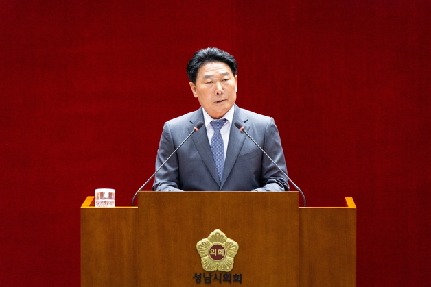 성남시의회, 제10대 전반기 의장 강상태·부의장 정연화 선출