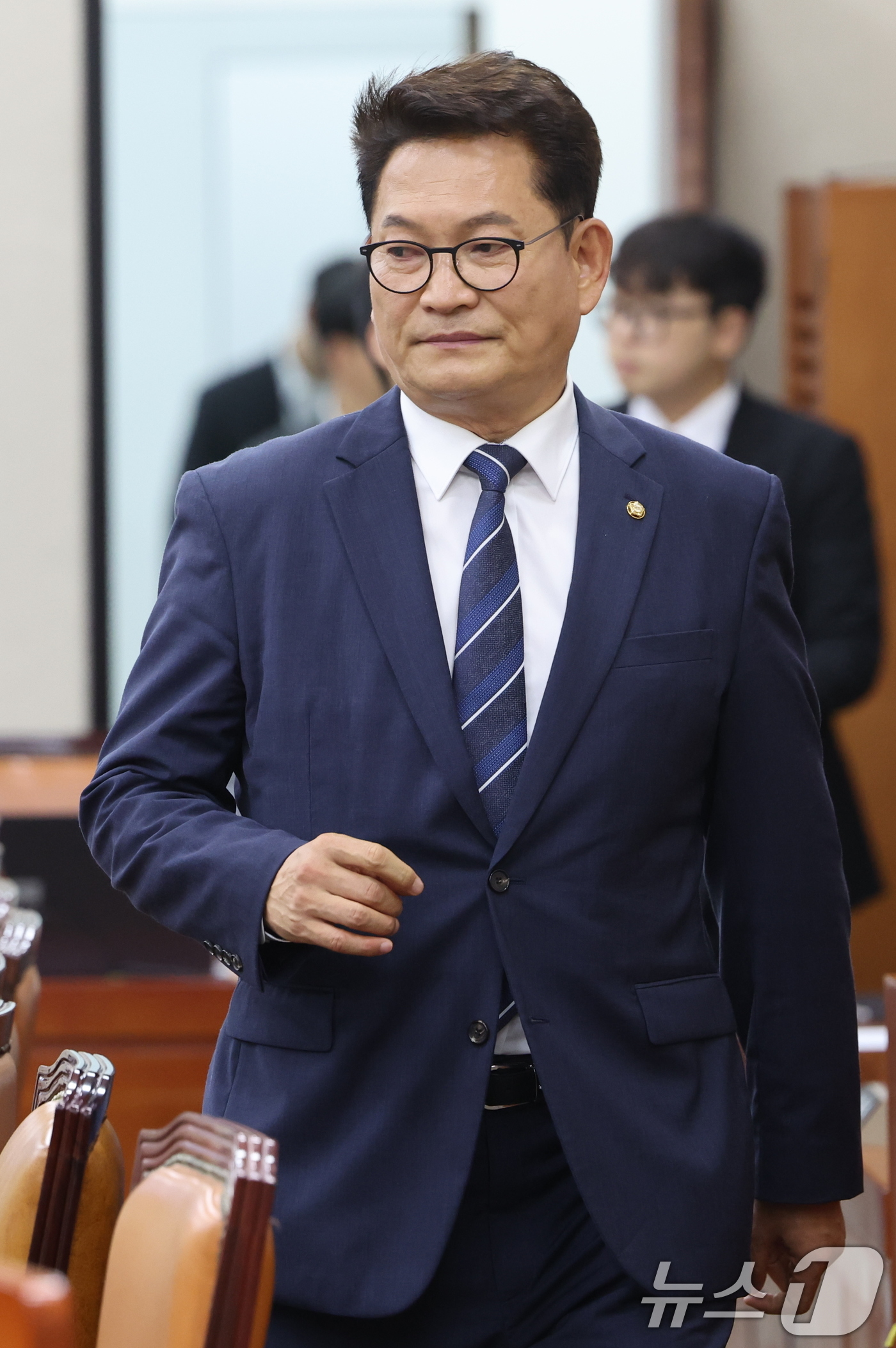 (서울=뉴스1) 황기선 기자 = 송영길 더불어민주당 의원이 6일 오후 서울 여의도 국회에서 열린 국방위원회 전체회의에 참석하고 있다. 2026.7.6/뉴스1