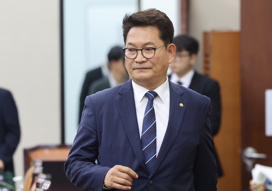 송영길 의원, 국방위 전체회의 참석