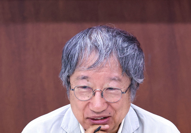 토론회에서 발언하는 한상희 참여연대 공동대표
