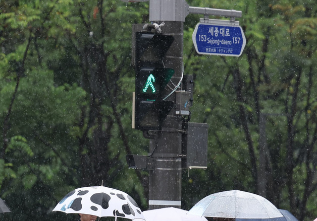본격 장마 시작… 비오는 서울