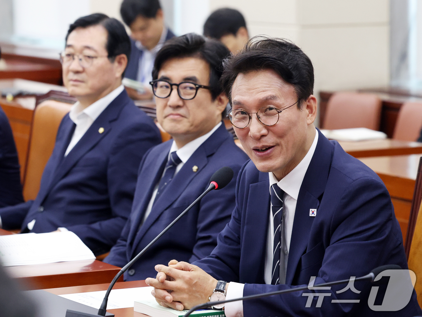 (서울=뉴스1) 황기선 기자 = 김민석 더불어민주당 의원이 6일 오후 서울 여의도 국회에서 열린 국방위원회 전체회의에서 인사말을 하고 있다.  2026.7.6/뉴스1