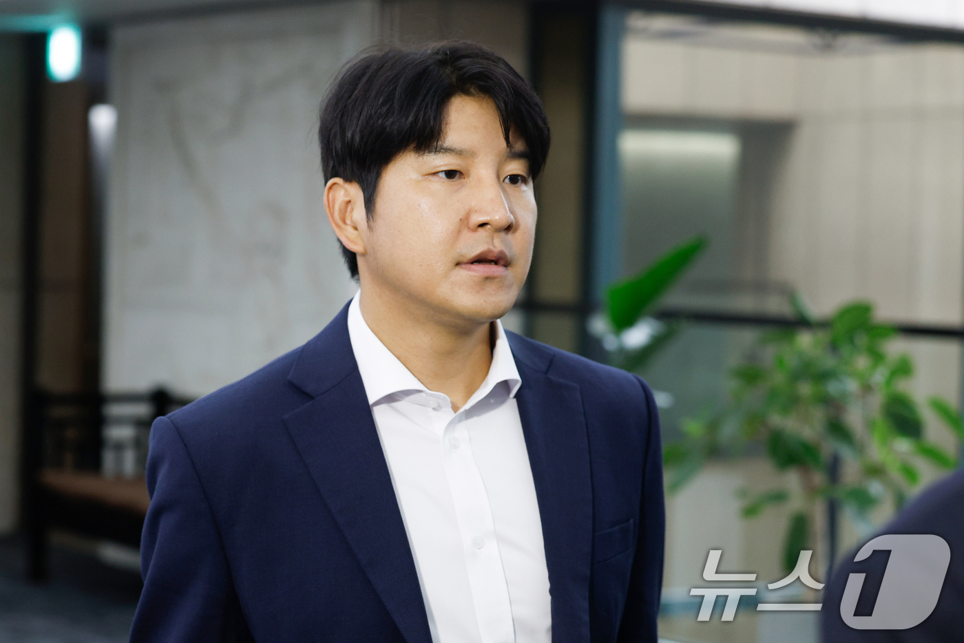 (서울=뉴스1) 안은나 기자 = 박주호 해설위원이 6일 서울 송파구 서울올림픽파크텔에서 열린 'K-축구혁신위원회' 출범식에 참석하기 위해 입장하고 있다. (공동취재) 2026.7. …