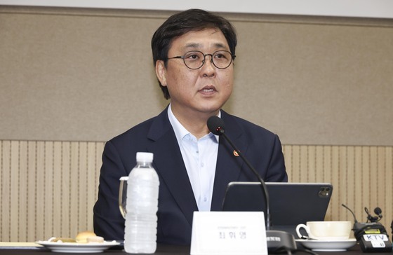 'K-축구혁신위' 출범식 모두발언 하는 최휘영 장관