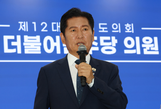 '지선 성과' 경기 찾은 정청래…도의원 만나고 추미애 지사와 차담(종합)