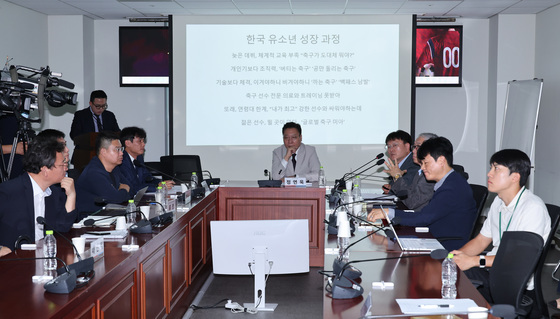 '한국 축구 살릴 방법은'