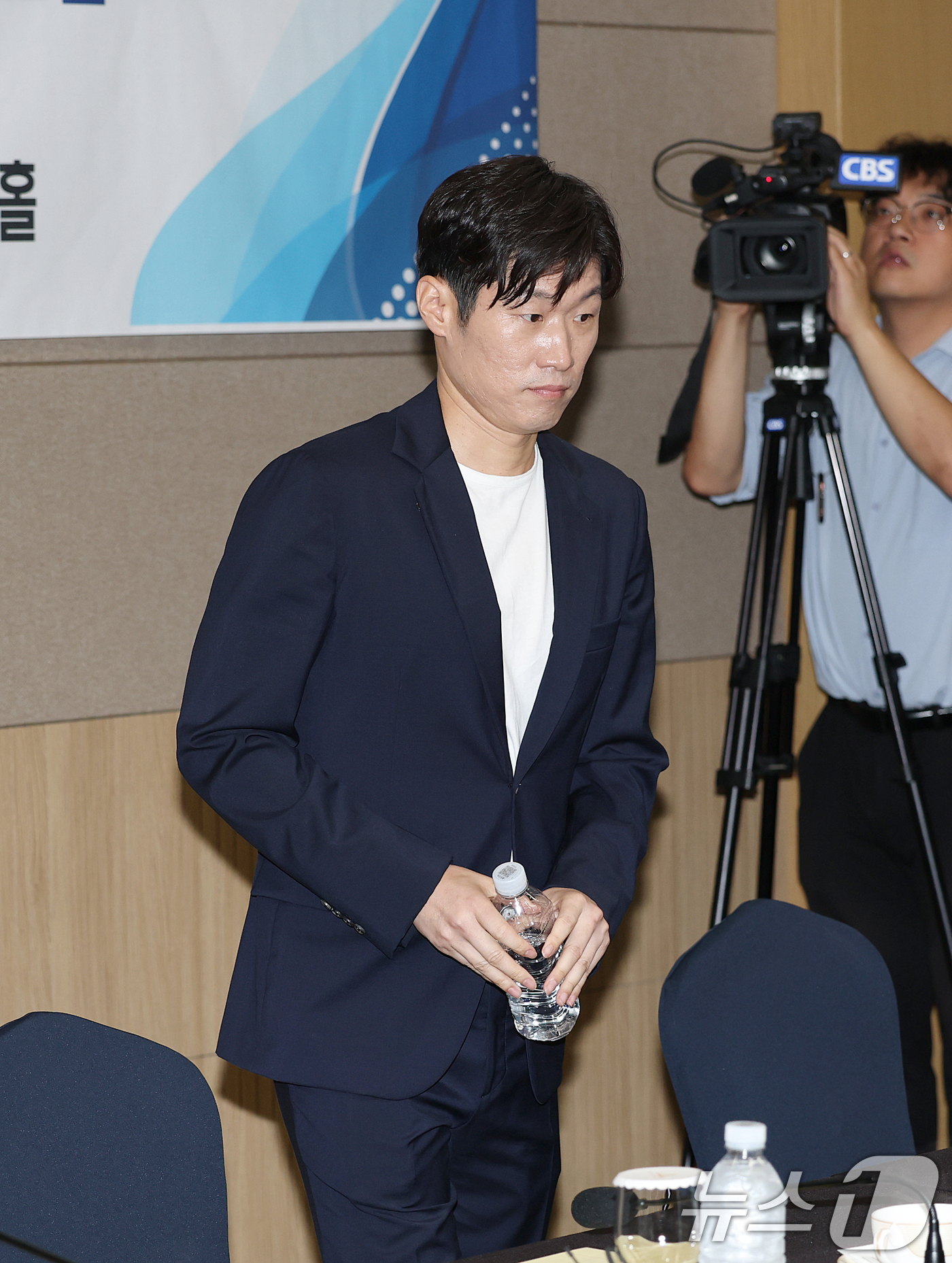 (서울=뉴스1) 안은나 기자 = 박지성 K-축구혁신위원회 공동위원장이 6일 오후 서울 송파구 올림픽파크텔에서 열린 'K-축구혁신위원회' 출범식에 참석하고 있다. (공동취재) 202 …
