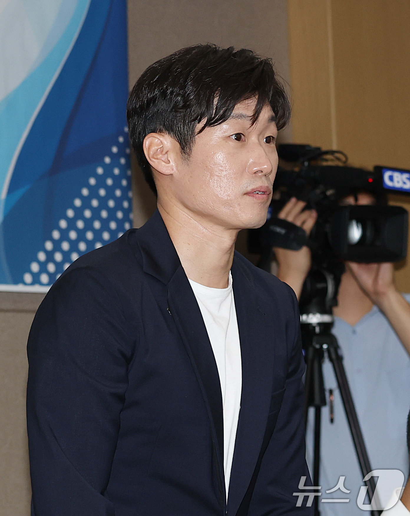 (서울=뉴스1) 안은나 기자 = 박지성 K-축구혁신위원회 공동위원장이 6일 오후 서울 송파구 올림픽파크텔에서 열린 'K-축구혁신위원회' 출범식에서 인사하고 있다. (공동취재) 20 …