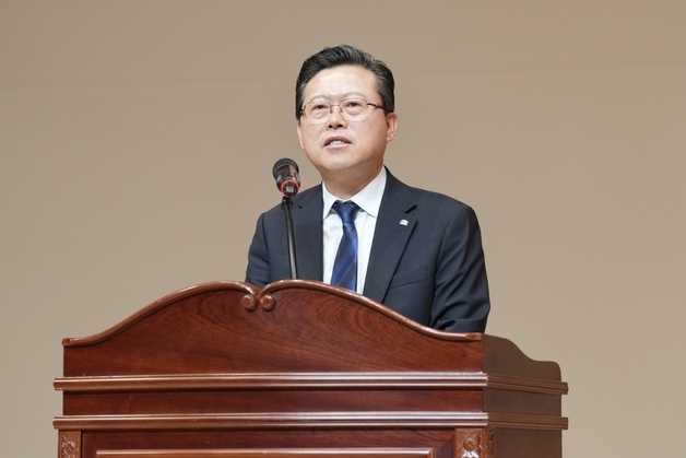 장기수 천안시장 "시민 최우선, 능동적 행정 운영" 주문