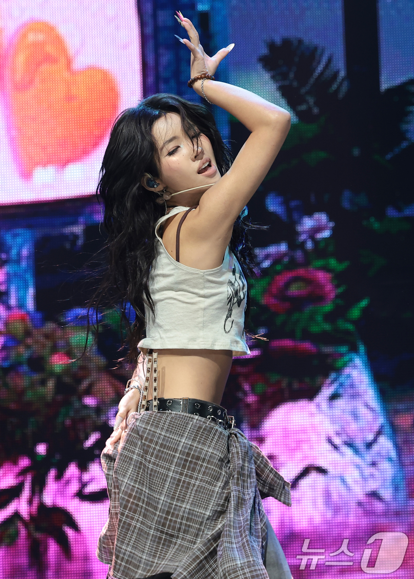 (서울=뉴스1) 권현진 기자 = 그룹 아이들(i-dle)의 소연이 6일 서울 광진구 예스24라이브홀에서 가진 아홉 번째 미니 앨범  '위 메이드'(We made) 발매 쇼케이스에서 …