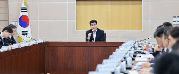 이원택 전북지사 첫 합동간부회의…'경제생태계·도민안전' 강조