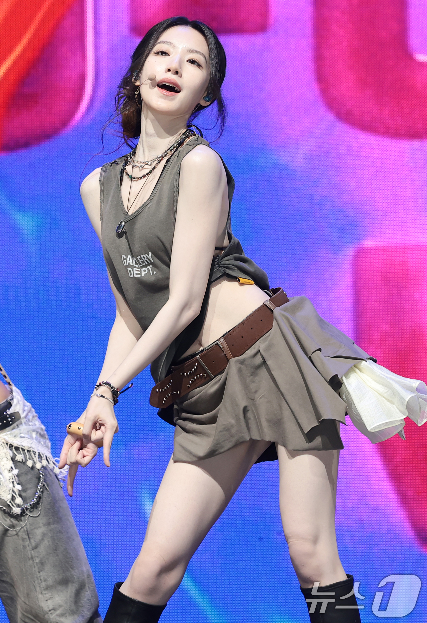 (서울=뉴스1) 권현진 기자 = 그룹 아이들(i-dle)의 슈화가 6일 서울 광진구 예스24라이브홀에서 가진 아홉 번째 미니 앨범  '위 메이드'(We made) 발매 쇼케이스에서 …