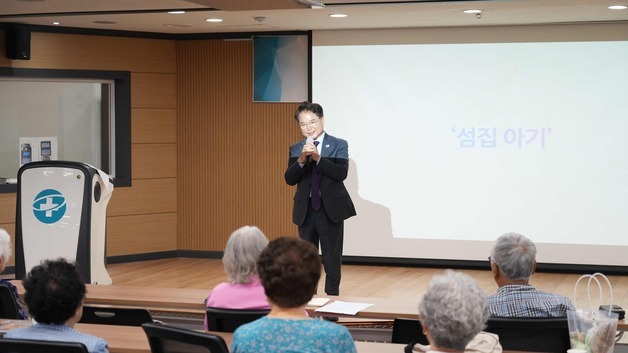 육동한 시장, 춘천 어르신들과 '인연과 세월' 주제 특강