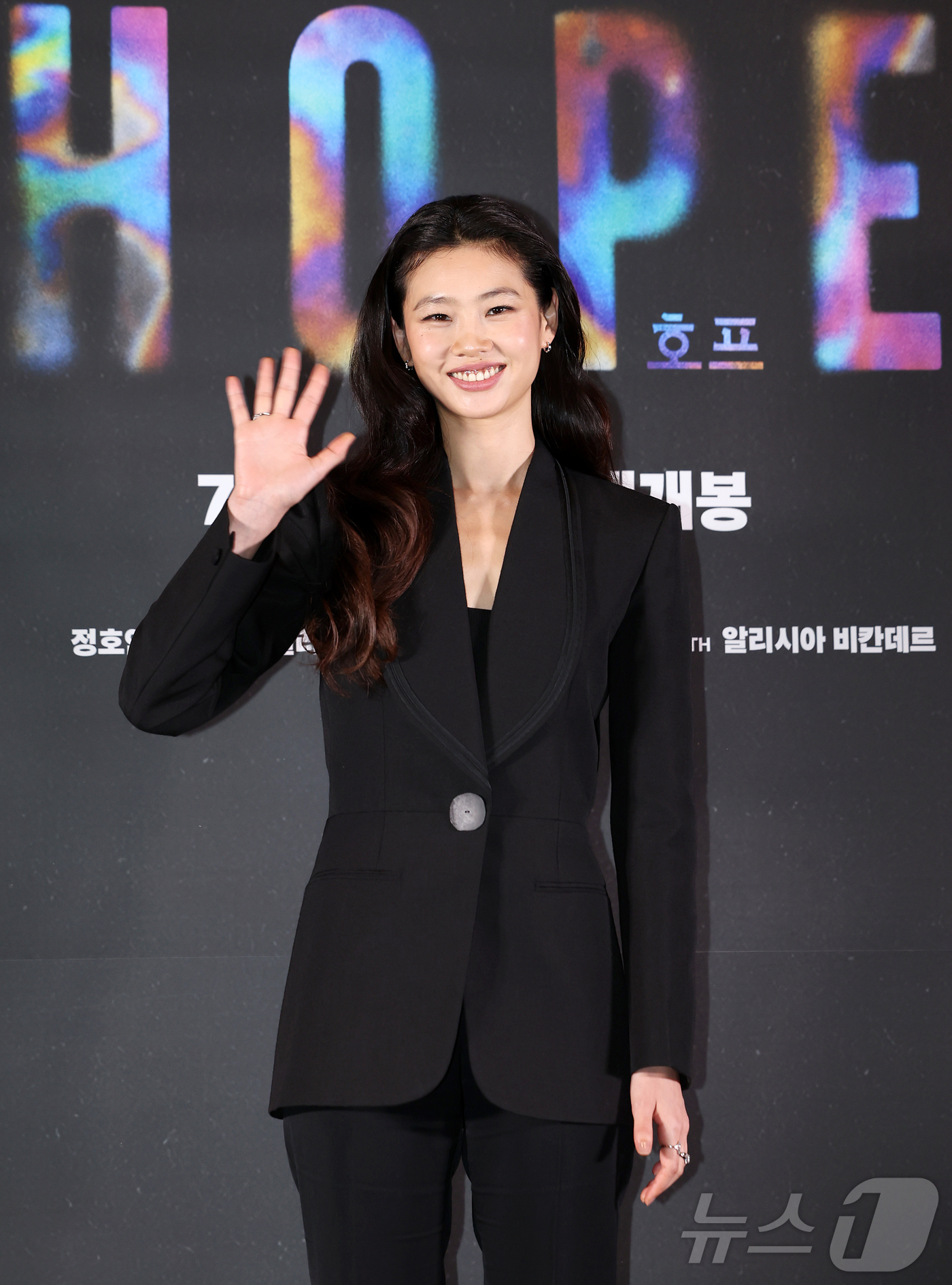 (서울=뉴스1) 김진환 기자 = 배우 정호연이 6일 오후 서울 강남구 메가박스 코엑스에서 열린 영화 '호프'(HOPE) 언론시사회에 참석해 포즈를 취하고 있다.'호프'는 비무장지대 …