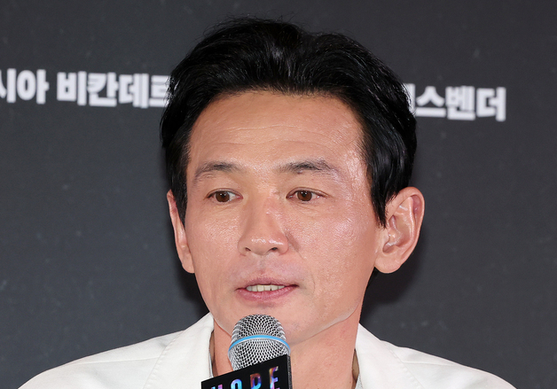 황정민, 불륜 주장 SNS 계정에 "스토킹 범죄 피의자…추가 법적 조치"