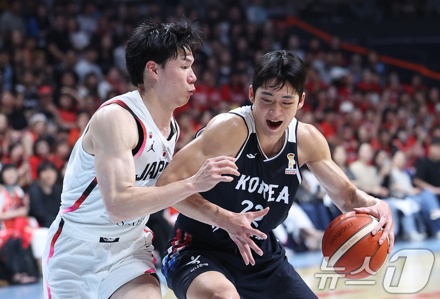 (고양=뉴스1) 김성진 기자 = 대한민국 농구 대표팀 여준석이 6일 경기도 고양시 고양소노아레나에서 열린 2027 FIBA 월드컵 아시아 예선 1라운드 B조 윈도우3 대한민국과 일 …