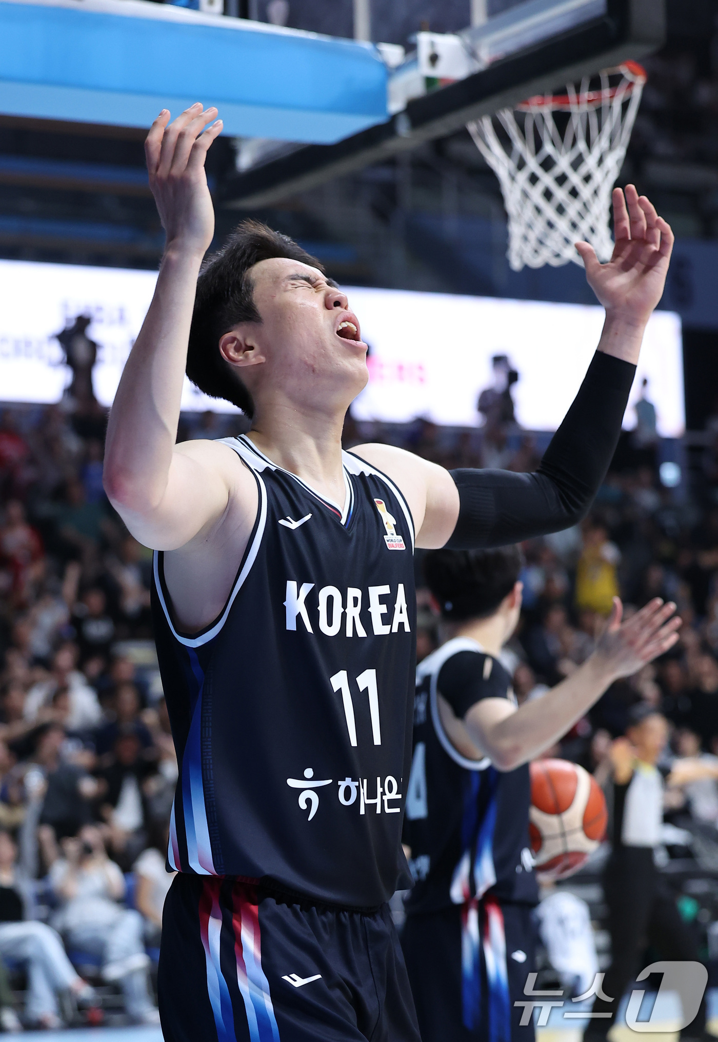(고양=뉴스1) 김성진 기자 = 대한민국 농구 대표팀 이우석이 6일 경기도 고양시 고양소노아레나에서 열린 2027 FIBA 월드컵 아시아 예선 1라운드 B조 윈도우3 대한민국과 일 …