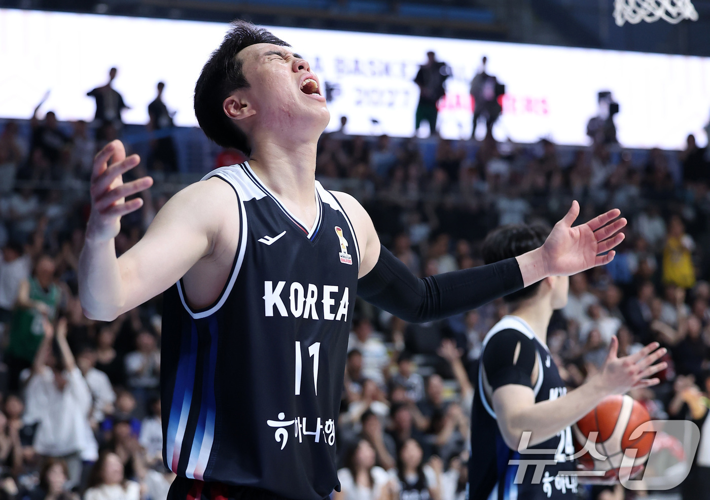 (고양=뉴스1) 김성진 기자 = 대한민국 농구 대표팀 이우석이 6일 경기도 고양시 고양소노아레나에서 열린 2027 FIBA 월드컵 아시아 예선 1라운드 B조 윈도우3 대한민국과 일 …