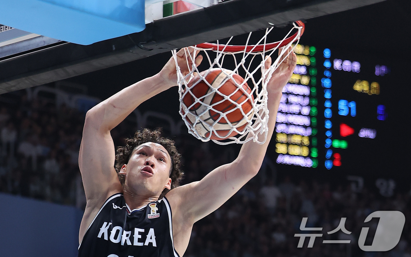 (고양=뉴스1) 김성진 기자 = 대한민국 농구 대표팀 에디 다니엘이 6일 경기도 고양시 고양소노아레나에서 열린 2027 FIBA 월드컵 아시아 예선 1라운드 B조 윈도우3 대한민국 …