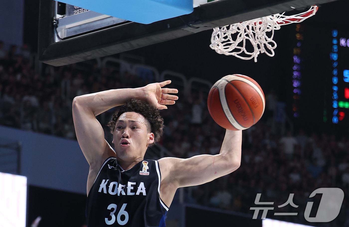 (고양=뉴스1) 김성진 기자 = 대한민국 농구 대표팀 에디 다니엘이 6일 경기도 고양시 고양소노아레나에서 열린 2027 FIBA 월드컵 아시아 예선 1라운드 B조 윈도우3 대한민국 …