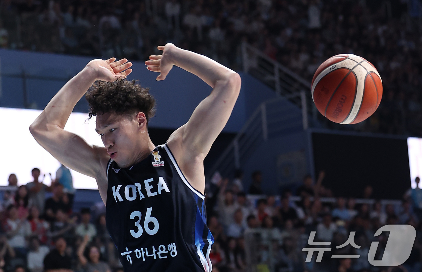 (고양=뉴스1) 김성진 기자 = 대한민국 농구 대표팀 에디 다니엘이 6일 경기도 고양시 고양소노아레나에서 열린 2027 FIBA 월드컵 아시아 예선 1라운드 B조 윈도우3 대한민국 …