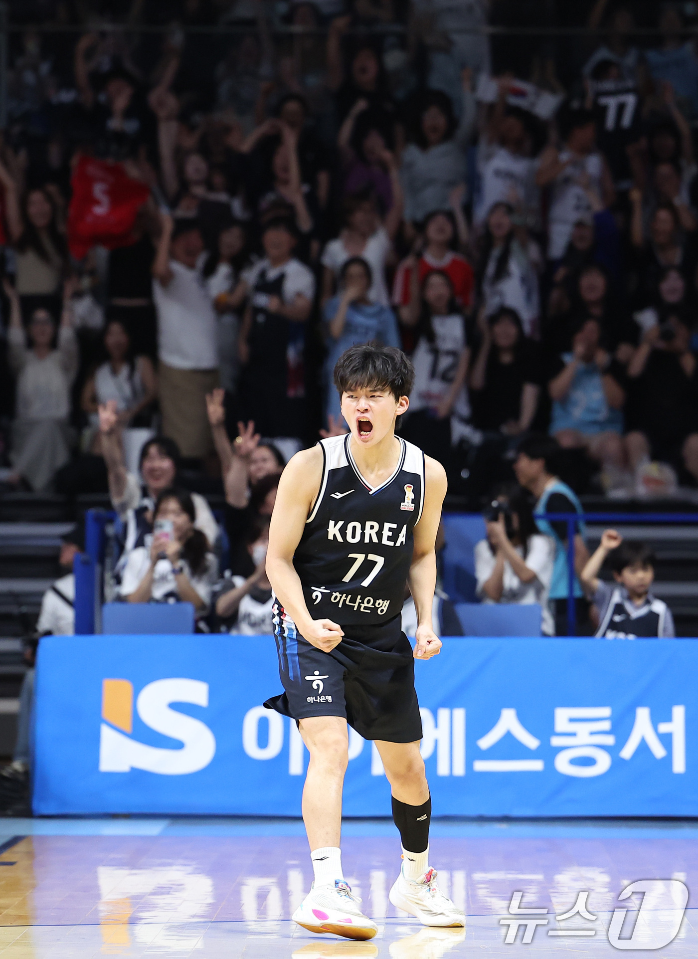 (고양=뉴스1) 김성진 기자 = 대한민국 농구 대표팀 강성욱이 6일 경기도 고양시 고양소노아레나에서 열린 2027 FIBA 월드컵 아시아 예선 1라운드 B조 윈도우3 대한민국과 일 …