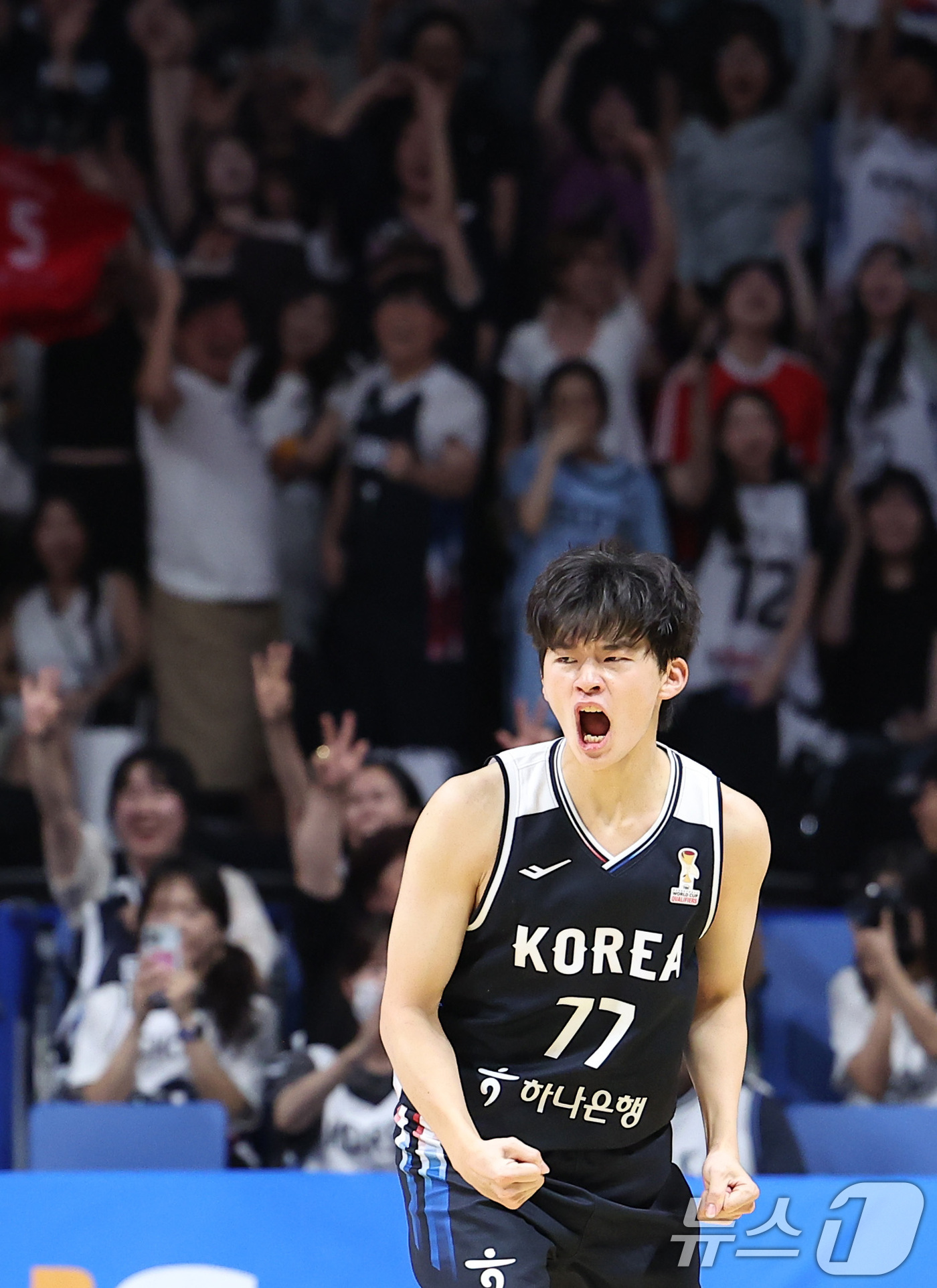 (고양=뉴스1) 김성진 기자 = 대한민국 농구 대표팀 강성욱이 6일 경기도 고양시 고양소노아레나에서 열린 2027 FIBA 월드컵 아시아 예선 1라운드 B조 윈도우3 대한민국과 일 …