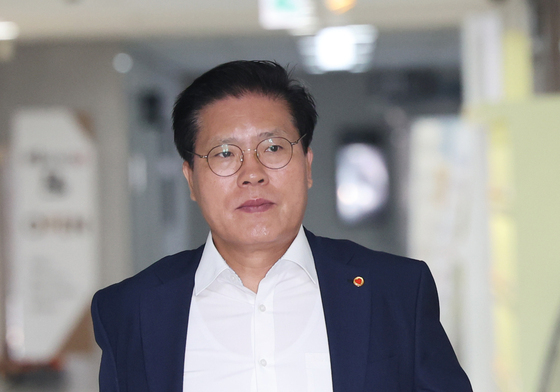 '대안과 미래' 조찬모임 참석하는 송석준 의원