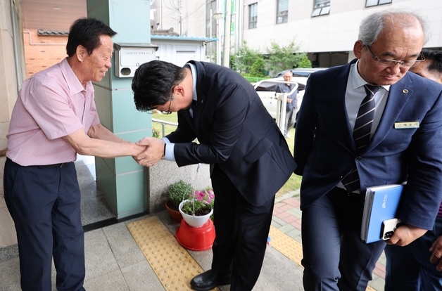 김명식 진천군수, 군민과 소통 행보…16일까지 읍·면 순방