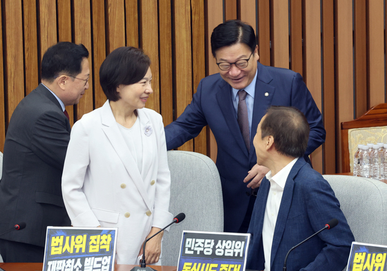 원내대책회의 참석하는 정점식 원내대표