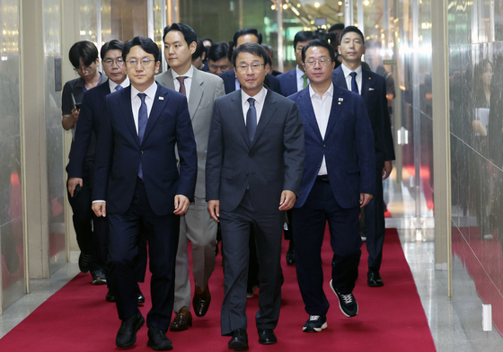 與 원내대표단, '본회의 개최 위해 국회의장실로'