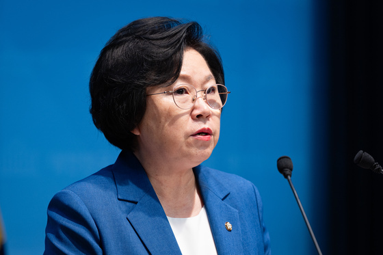 정보통신망법 개정안 시행 관련 기자회견하는 김현 위원장