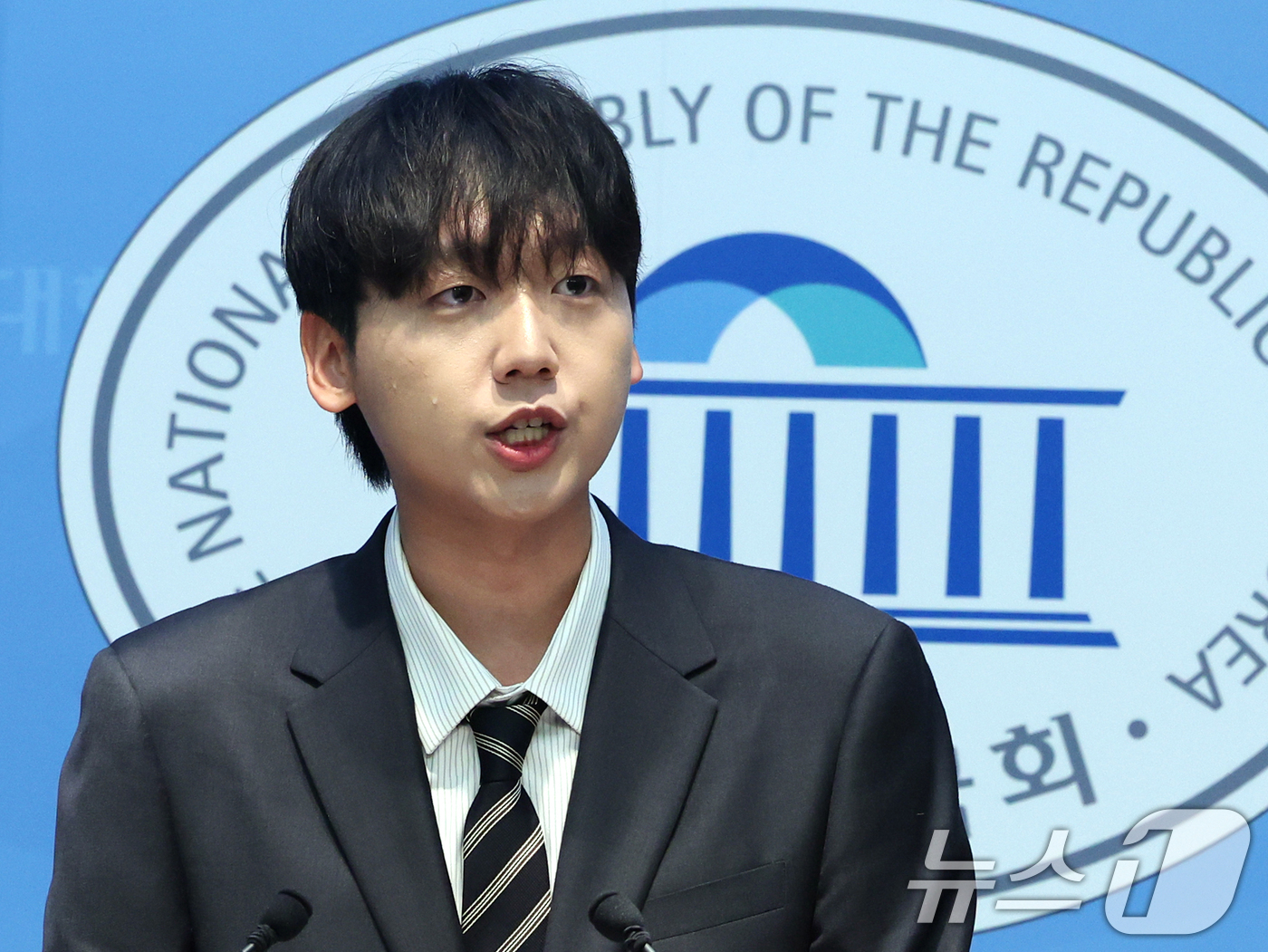 (서울=뉴스1) 황기선 기자 = 정민철 더불어민주당 정책위 부의장이 7일 오전 서울 여의도 국회 소통관에서 최고위원 출마 기자회견을 하고 있다.  2026.7.7/뉴스1