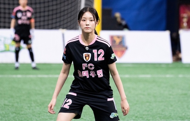 '골때녀' 유니폼 바꾸고 새 대회 시작…원더우먼 vs 월드클라쓰