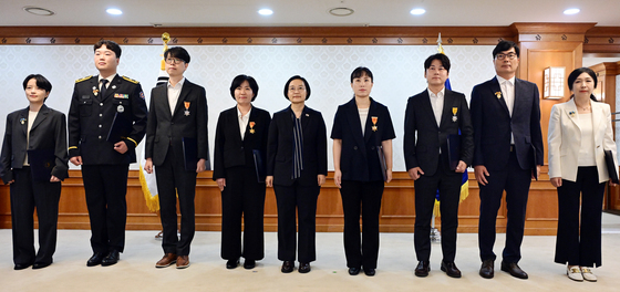韓총리 "적극행정 공직자 안심하고 일하게…면책·보상 확대"
