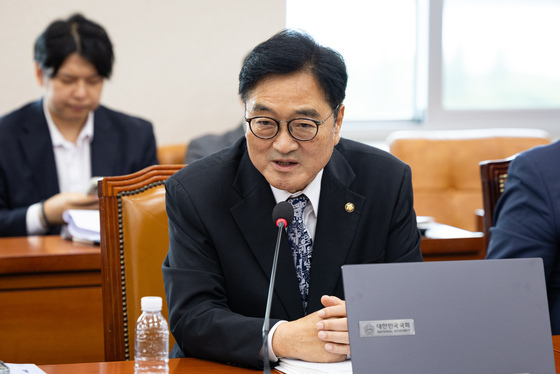 우원식, '배우자 동반' 해외출장 논란…與이석현 "지나친 걱정"