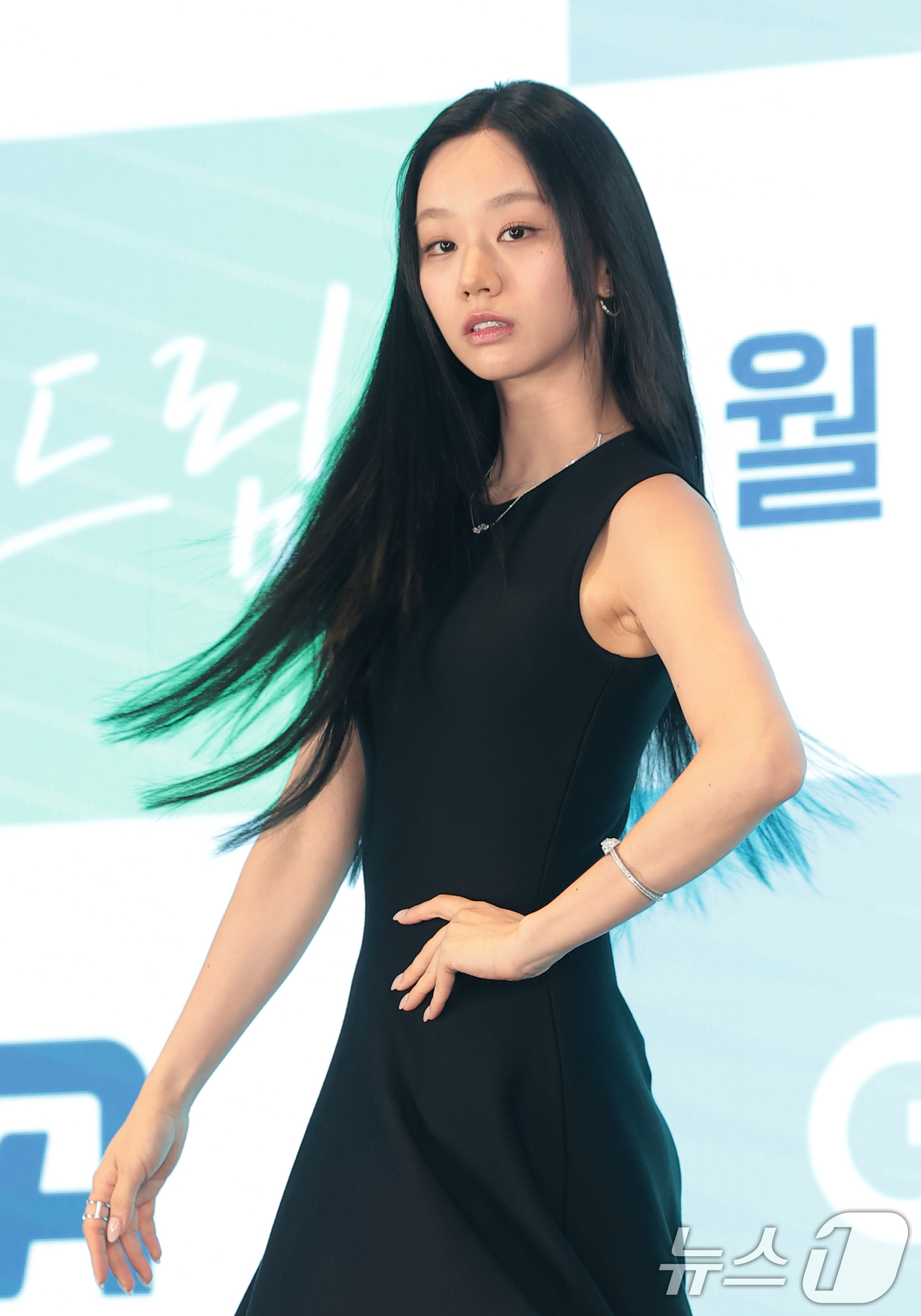 (서울=뉴스1) 권현진 기자 = 배우 이혜리가 7일 서울 구로구 신도림 더 세인트에서 열린 ENA 새 드라마 '그대에게 드림‘ 제작발표회에서 포즈를 취하고 있다.’그대에게 드림‘은 …