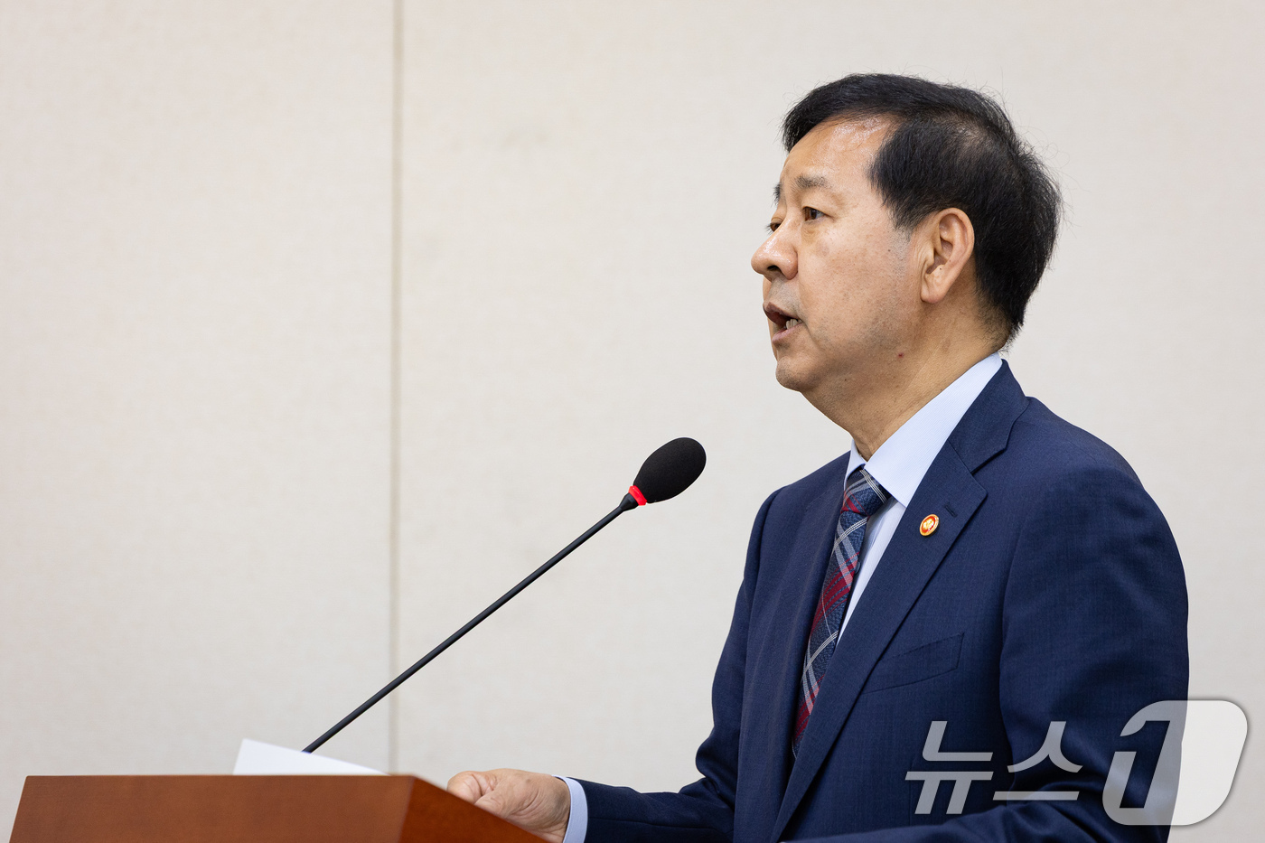 (서울=뉴스1) 유승관 기자 = 구윤철 부총리 겸 재정경제부 장관이 7일 서울 여의도 국회에서 열린 제437회 국회(임시회) 재정경제기획위원회 제1차 전체회의에 출석해 업무보고를 …