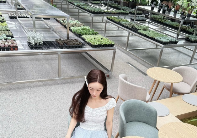 홍수아, 공주 같은 비주얼…미니스커트 속 극세사 각선미까지 [N샷]