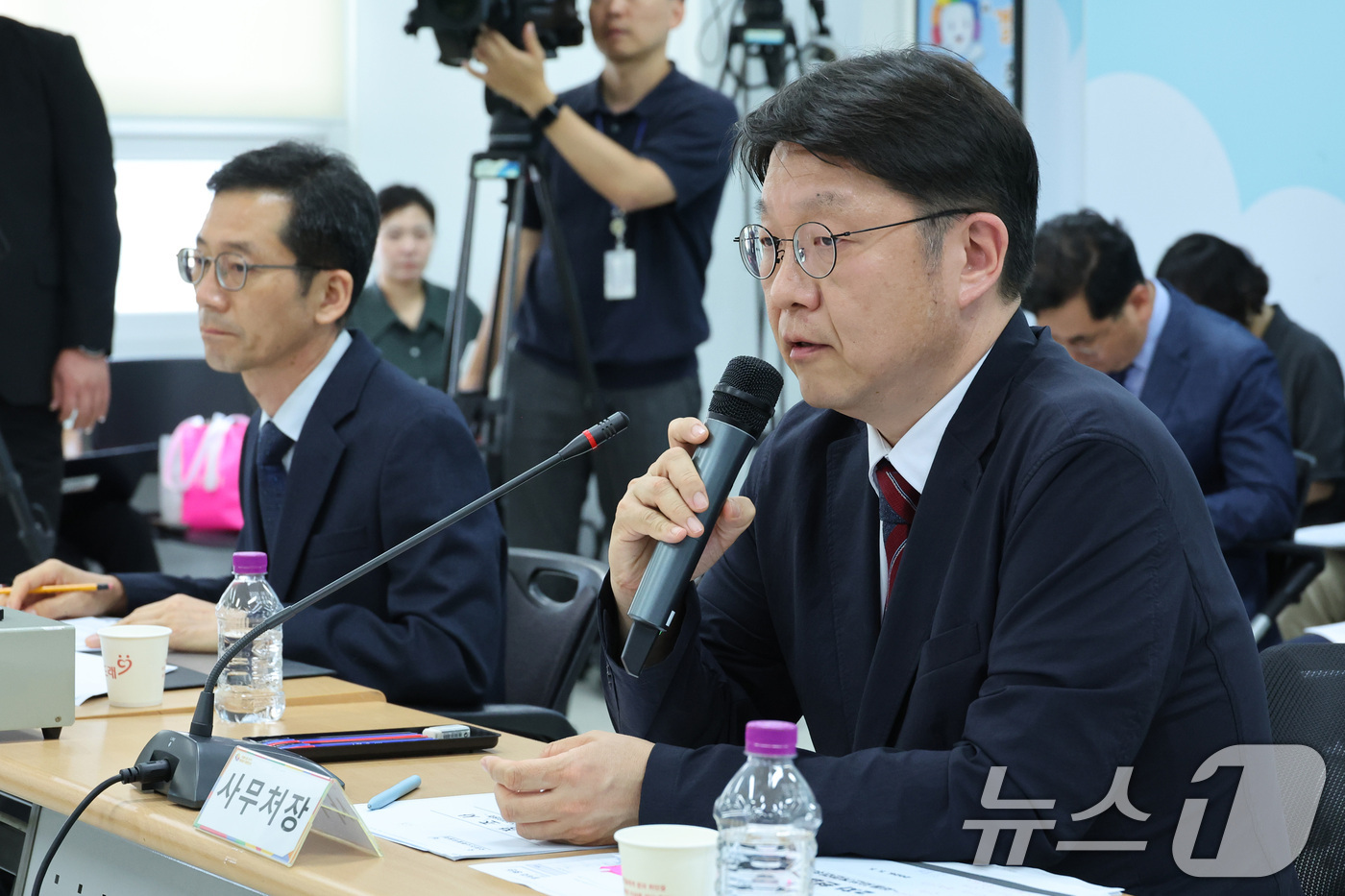 (서울=뉴스1) 신웅수 기자 = 김범진 서울시선거관리위원회 사무처장이 7일 서울 종로구 서울시선거관리위원회에서 열린 전국동시지방선거 투표용지 부족사태 등 국민참정권 침해 진상규명 …