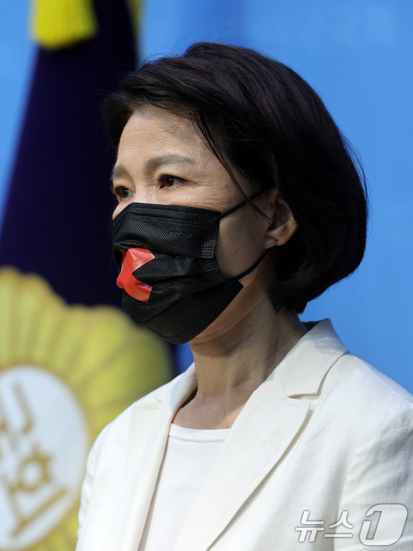 (서울=뉴스1) 황기선 기자 = 이진숙 국민의힘 의원이 7일 오후 서울 여의도 국회 소통관에서 '개정 정보통신망법' 관련 기자회견을 하고 있다. 2026.7.7/뉴스1