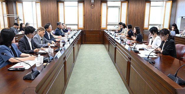 외교부, 시민사회와 인도적 지원 협력·KOICA 사업 참여 확대 논의