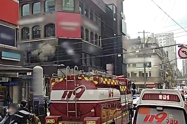 수원 인계동 음식점 화재 20여분 만에 초진…20명 대피(종합)