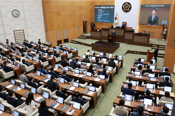 서울특별시의회 개원식에서 축사하는 오세훈 서울시장