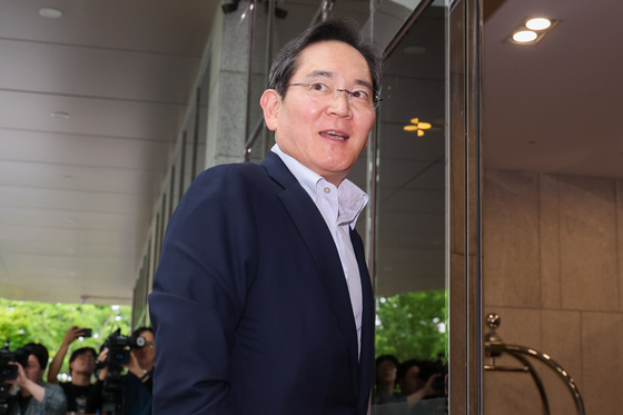 이재용 회장 "고생 많으시다"…세계 1위 찍고 美선밸리 출국(종합)